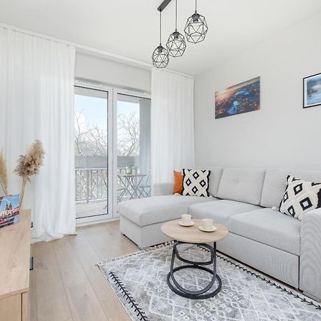 Bright Apartment Park Lotnikow Near Tauron Arena Krakow By Noclegi Renters Exteriör bild
